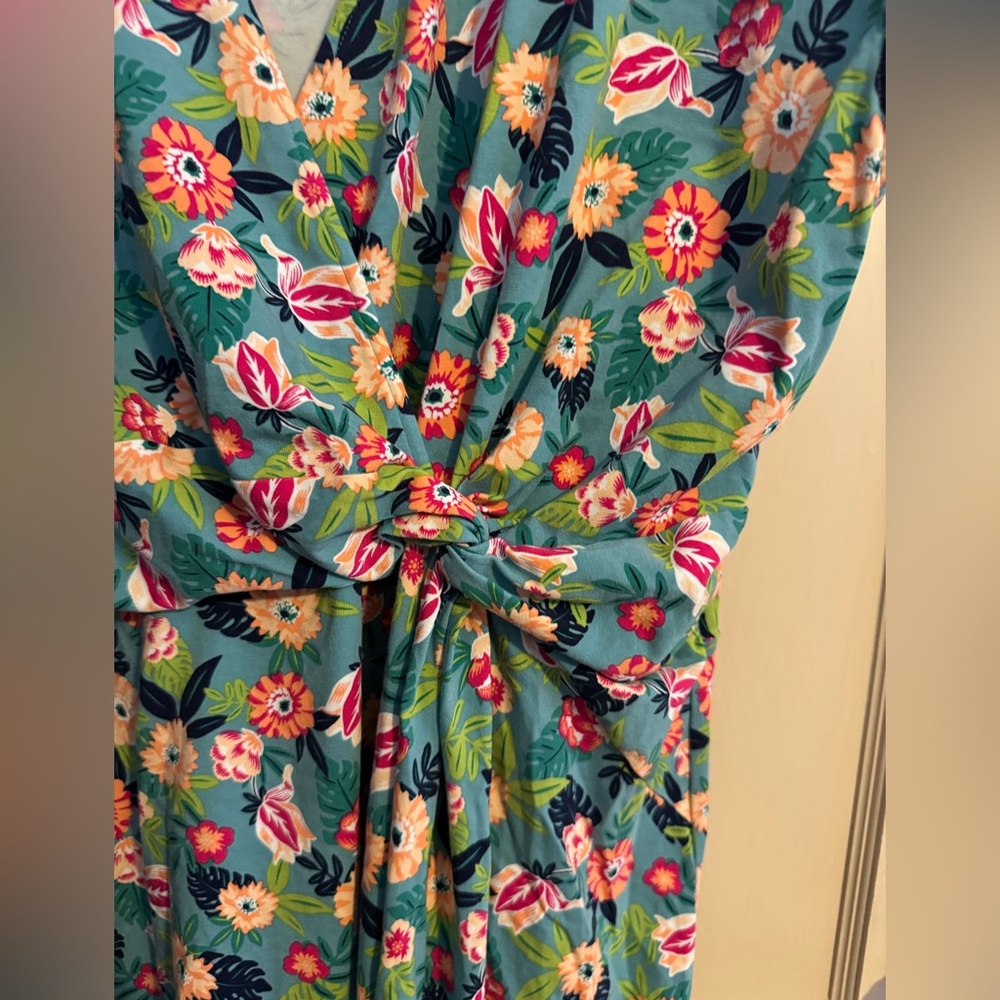 Lands End Faux Wrap V-Neck Short Sleeve Dress Green Tiny Floral Print - Picture 6 of 10